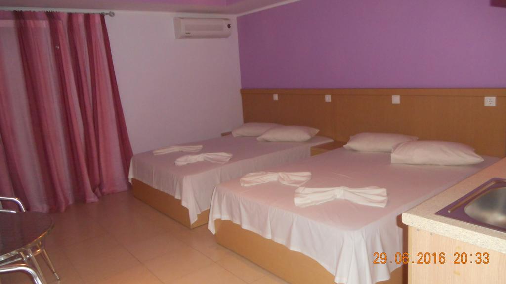 Apartment Dimis And *